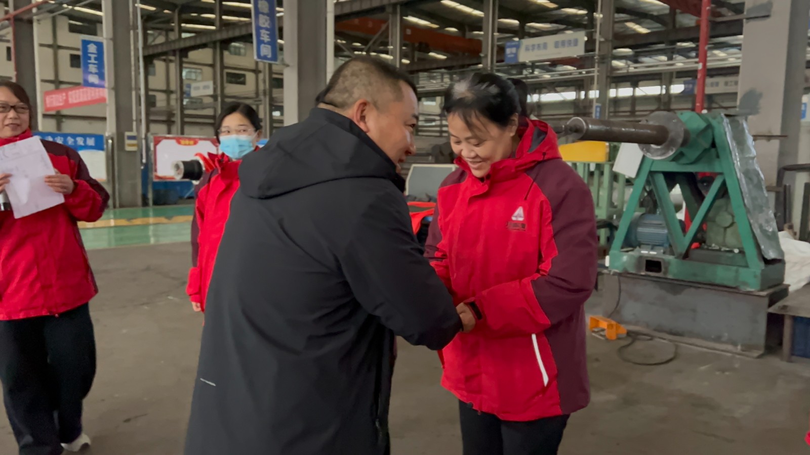 師徒攜手促成長(zhǎng)，獎(jiǎng)勵(lì)儀式暖人心